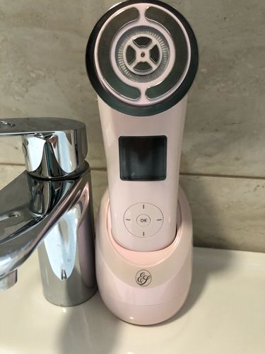Customer photo review of EvenSkyn® Lumo: Premium Anti-Aging & Skin Tightening Handset