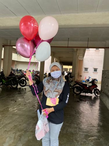 Customer photo review of 18inch Heart Pomegranate Bouquet