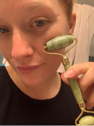 Customer photo review of The De-Puffing Facial Roller