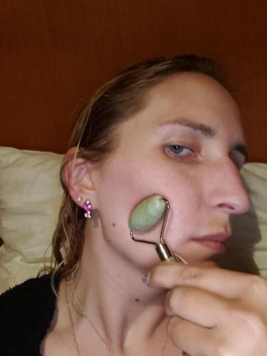 Customer photo review of The De-Puffing Facial Roller