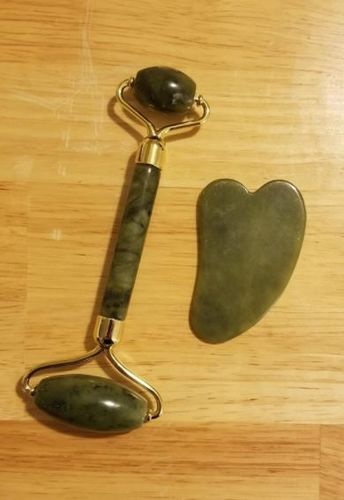 Customer photo review of The De-Puffing Facial Roller