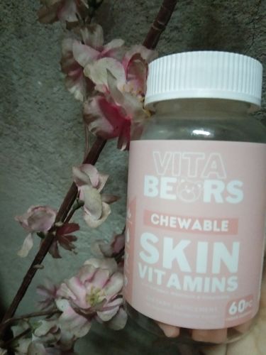 Customer photo review of Skin Vitamin Gummies