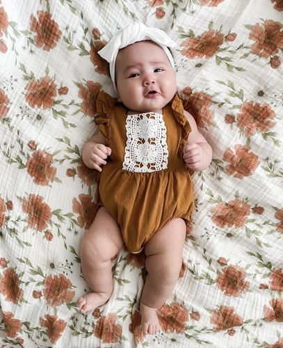 Customer photo review of Vestido Romantic Mostaza Nenina and Co