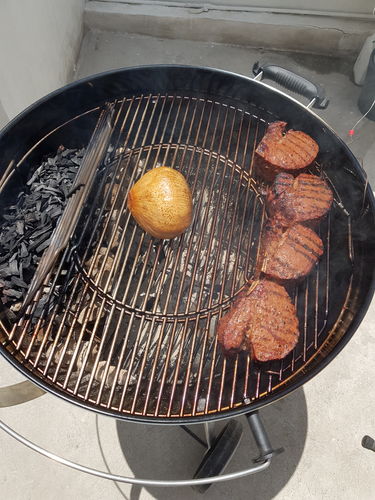 Reseña con foto de un cliente sobre Filete cabrería con hueso