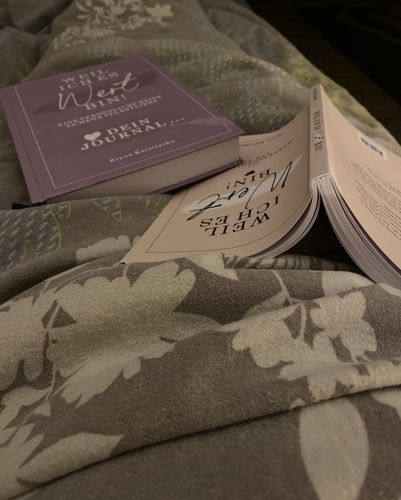 Customer photo review of Mein neues Buch: "Weil ich es WERT bin!"