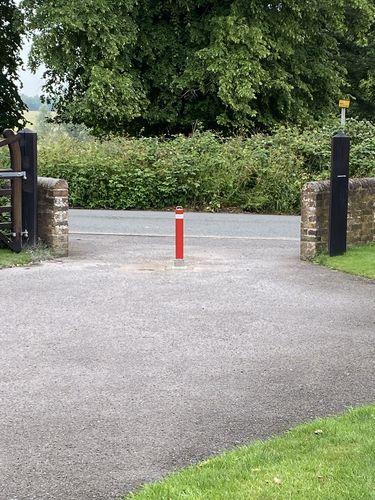 Customer photo review of R5 Telescopic Bollard