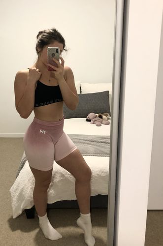 Daniella P. review of OMBRE SEAMLESS SHORTS - CHERRY image 1 out of 1