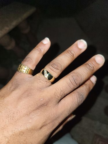 Customer photo review of 0.30 CT Round Cut Natural Diamonds - Mens Wedding Bands