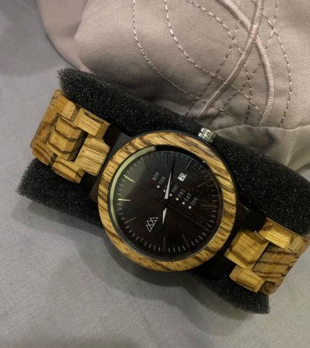 Customer photo review of Montre en bois - Fashion Black