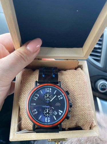 Customer photo review of Montre en bois homme - Griffed Blue