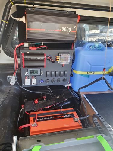 Customer photo review of Inverter 2000 Watt 12V Pure Sine Wave with remote control ITECH2000W