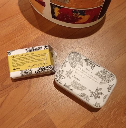 Customer photo review of MOMO Shampoo Bar