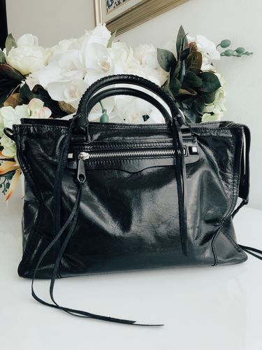 Customer photo review of Rebecca Minkoff Leather Handbag - Cartera Regan Satchel