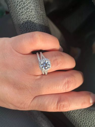 Customer photo review of MOISSANITE DIAMOND ROUND CUT HALO SPLIT SHANK RING