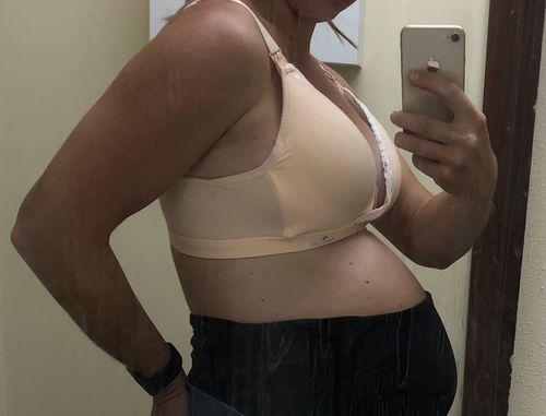 Customer photo review of Momma's Comfy Maternity Bra🤱