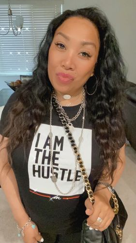 Customer photo review of Ladies I Am The Hustle Flag - Black Perfect Tee