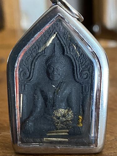 Customer photo review of Amulette Thai de charme Phra Khunpen Dam Pim Khamakan - Très Vénérable LP Koon.