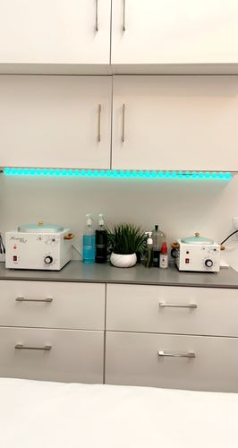 Customer photo review of Large Capacity Professional Wax Warmer 5.5LB Honey Pot