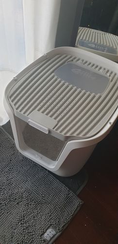 Customer photo review of Caixa de areia para gatos com porta dupla Caixa desodorizante de carvão ativado Pá Equipada Amplo espaço 55,5x44,5x38,3 cm cinza branco
