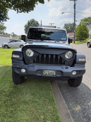 Customer photo review of Demon Grille w/ Mesh - Matte Black for 18-21 Jeep Wrangler JL & Gladiator JT