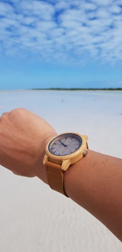 Customer photo review of Montre en bois - Dark