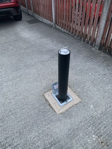 Customer photo review of LA-114 Lift Assist Telescopic Bollard