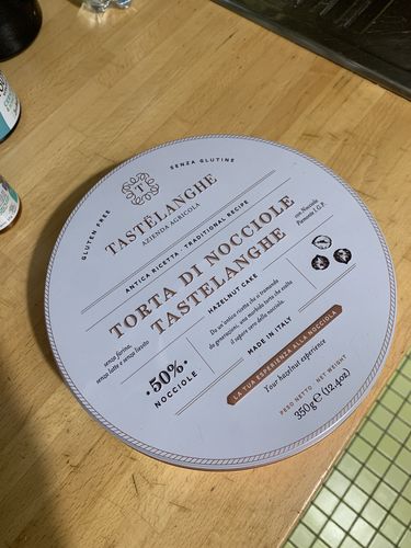 Customer photo review of Torta di Nocciole Tastëlanghe + Crema di Nocciole + Confezione Nocciole "Tostate"