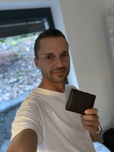 Customer photo review of Flap Boy - Magic Wallet with Coin Pocket