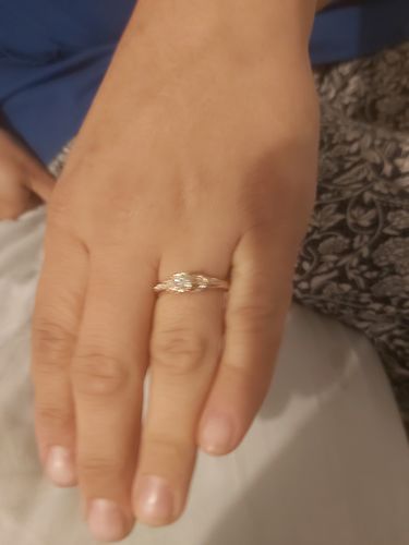 Customer photo review of 0.60-1.75 CT Round Cut Natural Diamonds - Engagement Ring