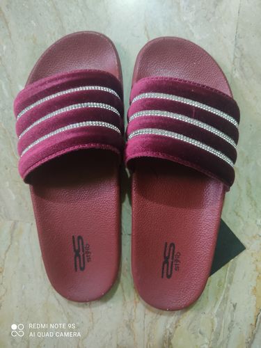 Customer photo review of Maroon Color Casual Filp Flop CL9079