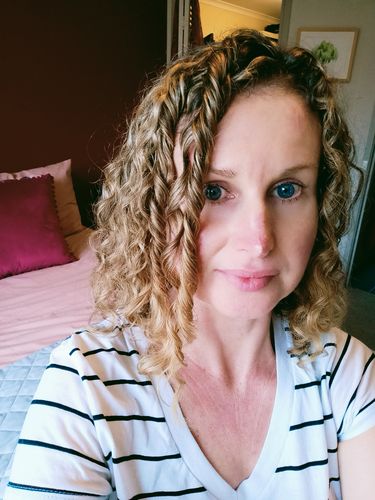 Customer photo review of BLUEBERRY BLISS REPAIRATIVE LEAVE IN CONDITIONER 236ML