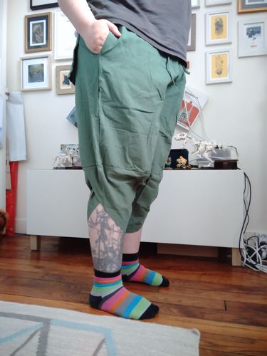 Customer photo review of Solid Green Capri Cropped Pant