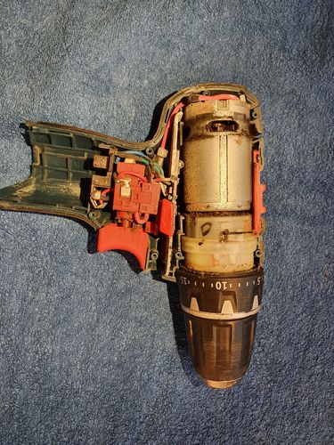 Customer photo review of Gleichstrommotor für GSR 10,8 V-LI-2 / 10,8 V-LI / 12V-15 / 12V-15 FC