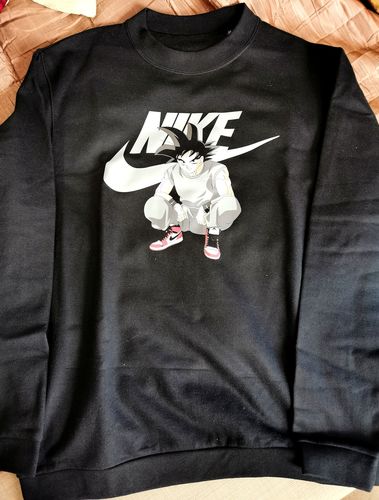 Customer photo review of SUDADERA DRAGON BALL pregunta por el diseño que más te guste.