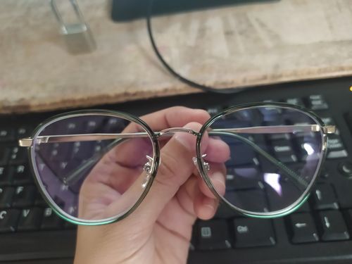 Customer photo review of MetroSunnies Lisa Specs (Green) / Con-Strain Blue Light / Anti-Radiation Computer Eyeglasses