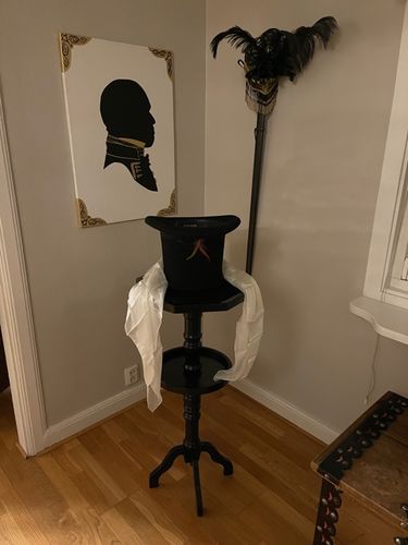 Customer photo review of Magician's Table