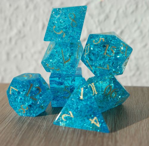 Customer photo review of Glaswürfel Critcrack blue