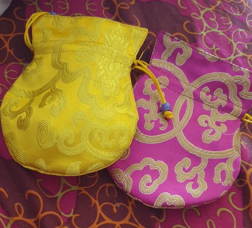 Customer photo review of Sac / bourse en brocard Tibétain pour mala.