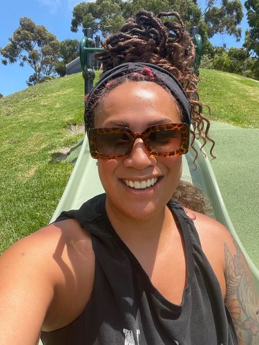 Customer photo review of Gustavo - Brown