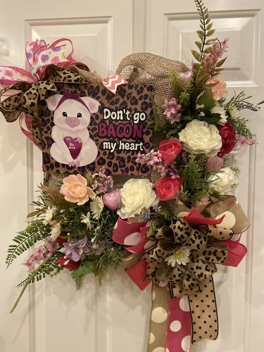 Customer photo review of Wreath Sign, Valentine Sign, Pig Sign, leopard, 8x10"Metal Sign DECOE-382, Sign For Wreath, DecoExchange