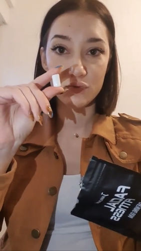Customer photo review of JAWLINER® Fitness Chewing Gum