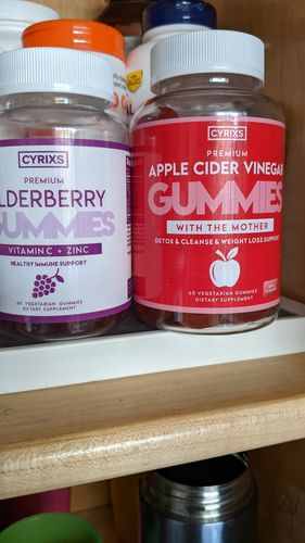 Customer photo review of 1 Bottle of Apple Cider Vinegar Gummies
