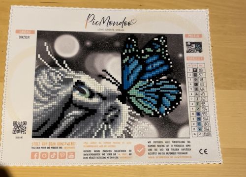 Customer photo review of GRATIS Diamond Painting Leuchtbild Special - Cat meets Butterfly