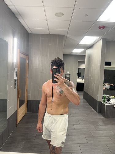 Customer photo review of Men's Classic Sol Short, White