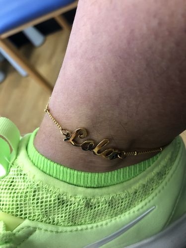 Customer photo review of LOANYA Anklet With Personal Engraving