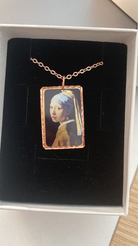 Customer photo review of Johannes Vermeer Girl with a Pearl Earring Rectangle Kolye