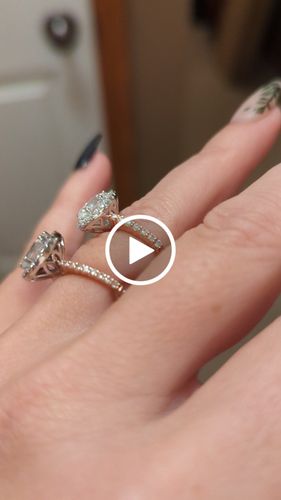 Customer video review of Customized Service