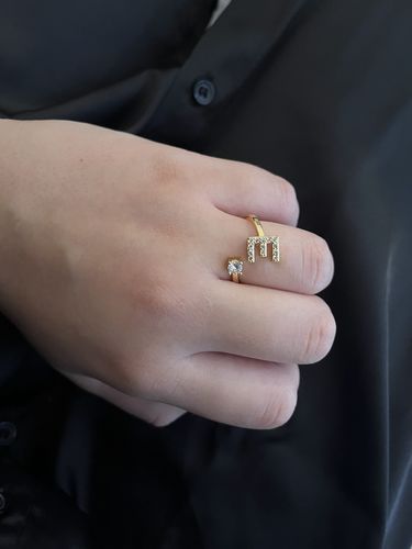 Customer photo review of Buchstaben Ring mit Zirkonia