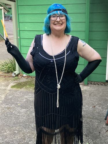 Charne C. review of 1920s Black Beaded Rhinestone & Feather Headband image 1 out of 1