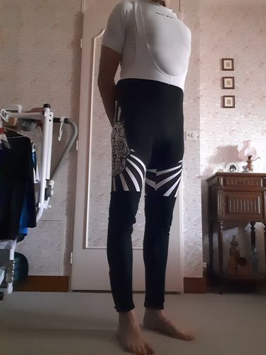 Avis photo d'un client sur TENUE CYCLISTE HIVER - SKULL+